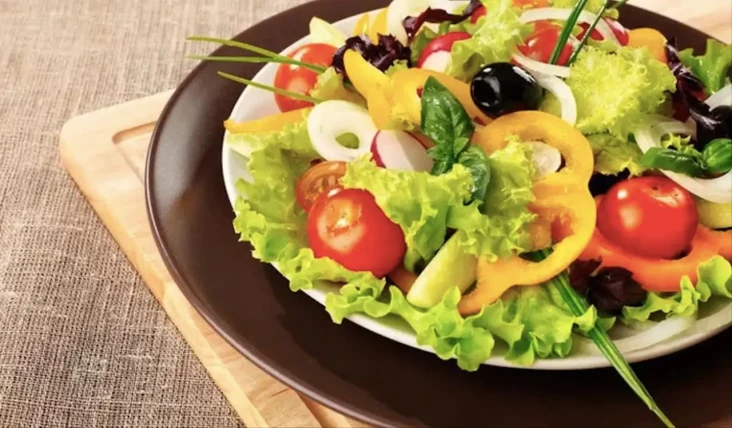 7 Manfaat Salad Buah...