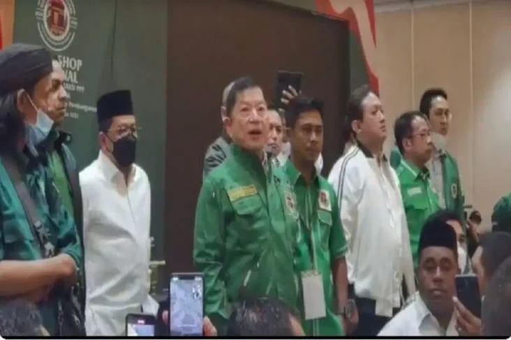 Pemecatan Suharso dari...