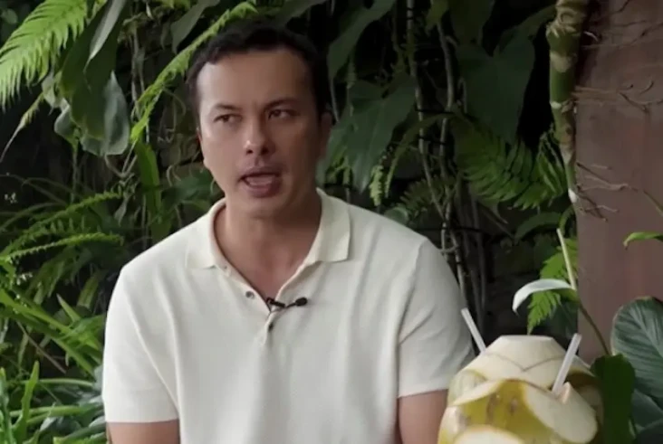 Nicholas Saputra Ogah...