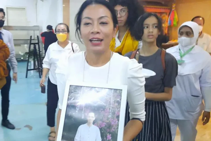 Abu Jenazah Reza Gunawan...