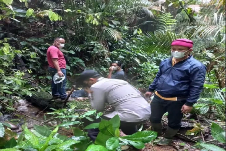 Warga Sukabumi Gempar,...