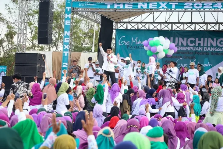 Ribuan Ibu-ibu di Gresik...