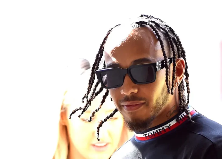 Lewis Hamilton: Saya...