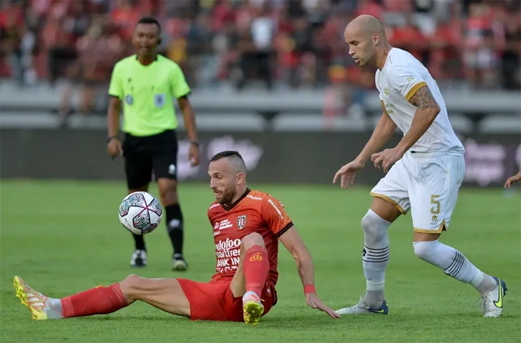 Cetak Hat-trick Jelang...