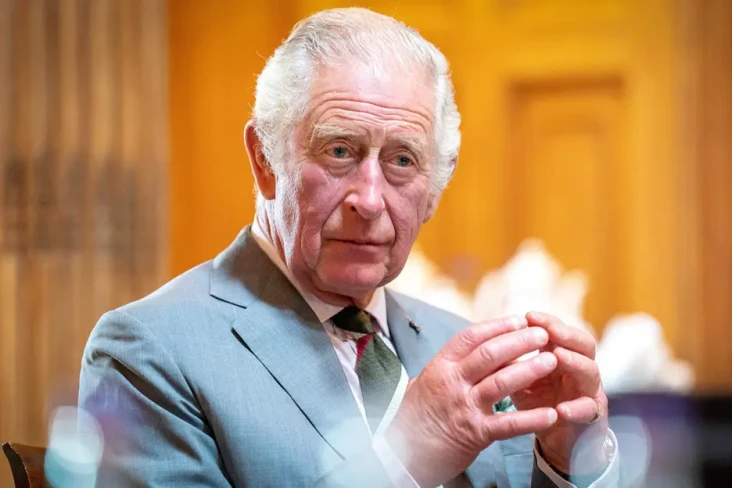 Charles III Secara Resmi...