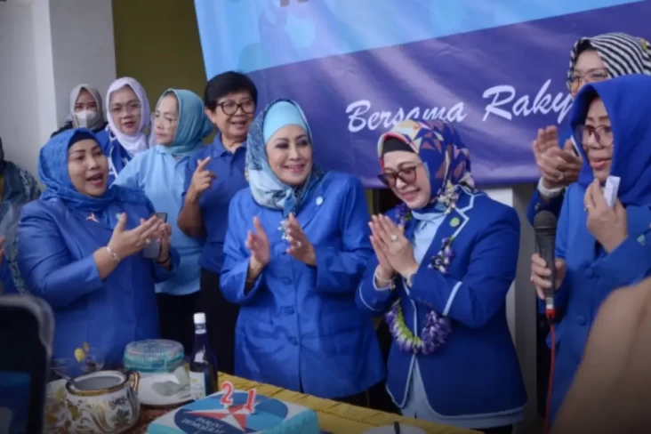 Putri Wapres Maruf Amin...