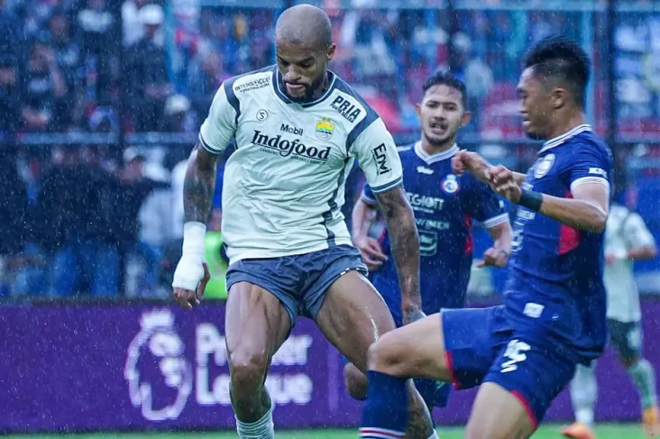 Hasil Arema vs Persib:...