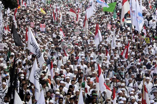 Tolak BBM Naik, PA 212...