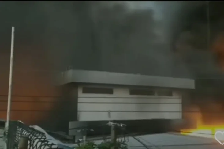Gudang JNE di Depok...