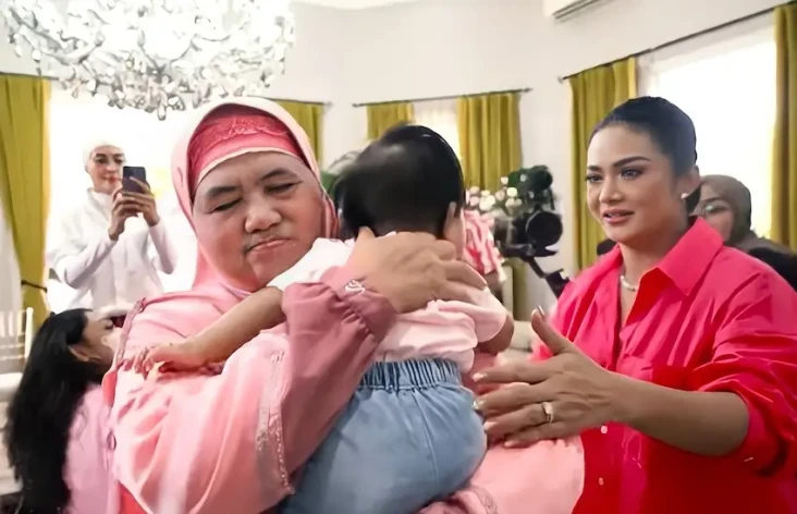 Ulang Tahun Amora Dihadiri...