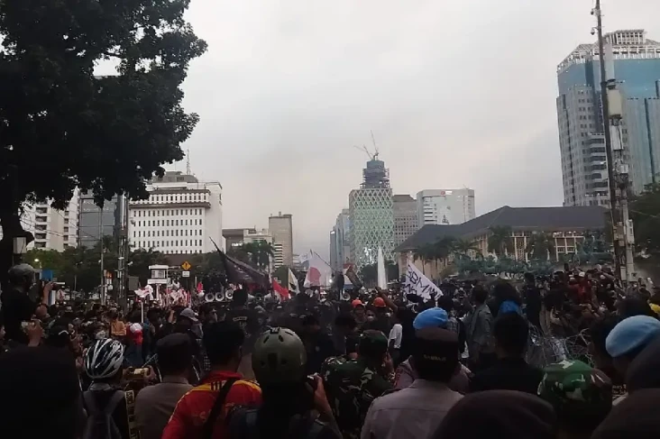 Sempat Ricuh, Massa...