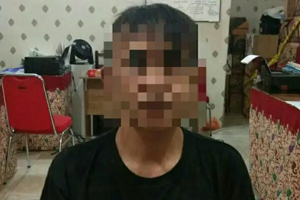 Dukun Palsu Pengganda...