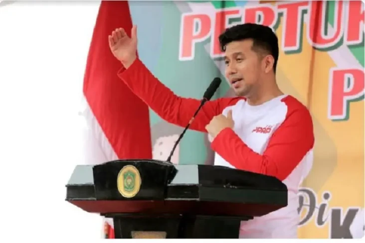 Riwayat Pendidikan Emil...