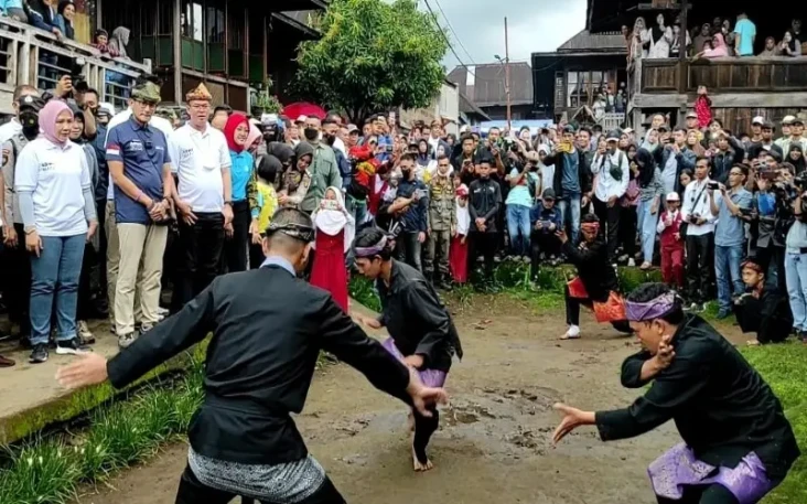 Kunjungi Desa Wisata...