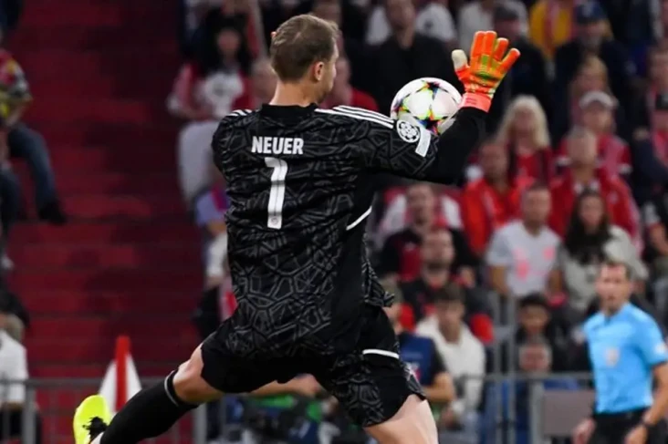 Manuel Neuer Sukses...