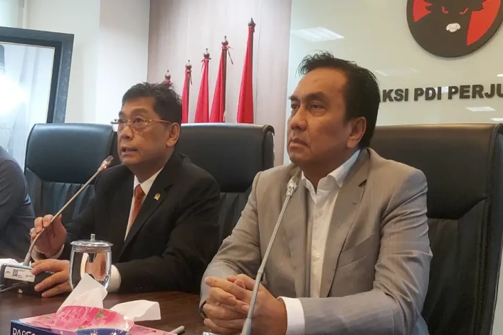 PDIP: Effendi Simbolon...