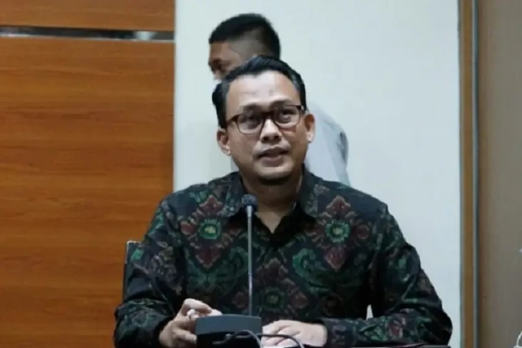 KPK Sita Dokumen Hasil...