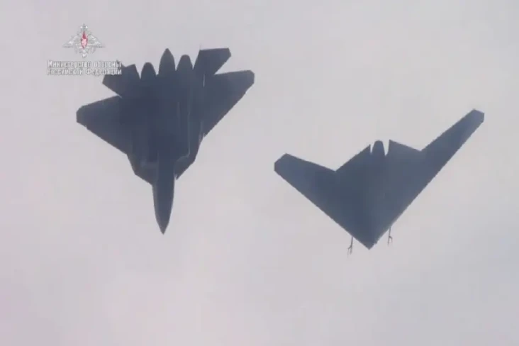 Rusia Kembangkan Jet...