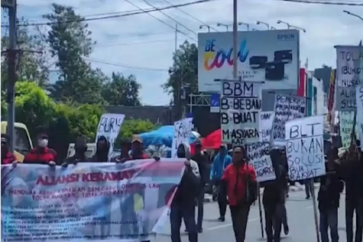 Aksi Tolak Kenaikan...