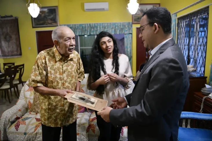 Temui Omar Baobed di...