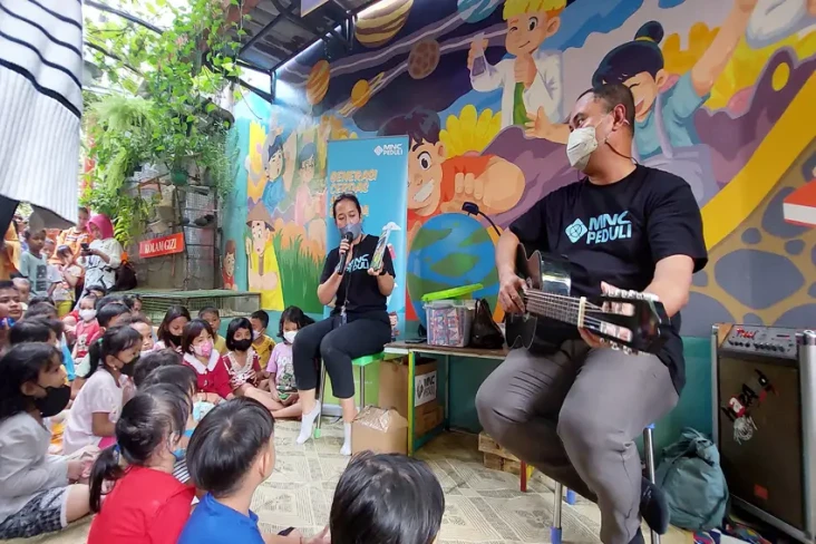 Dukung Literasi Anak,...