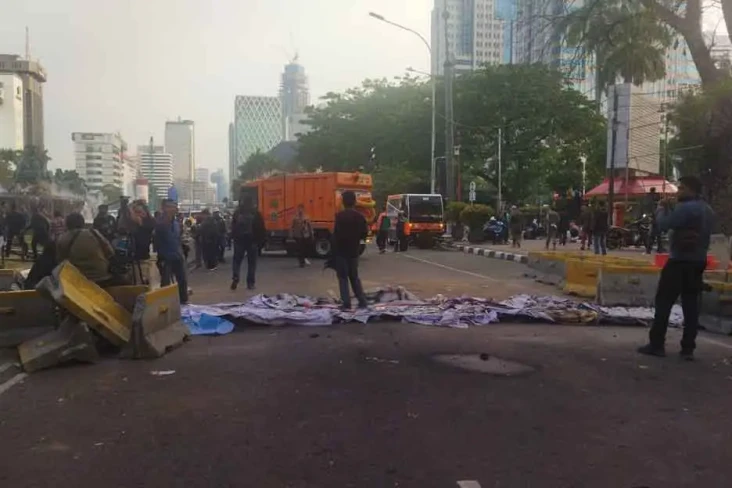BEM SI Bubarkan Diri,...