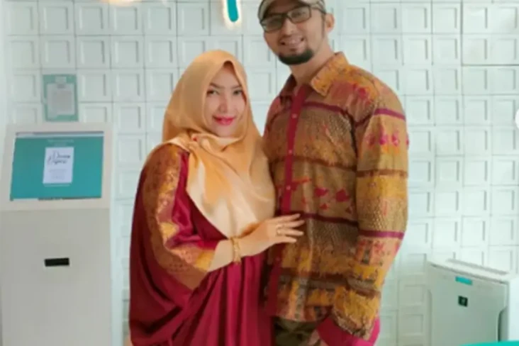 Selain Gugat Cerai Andre...