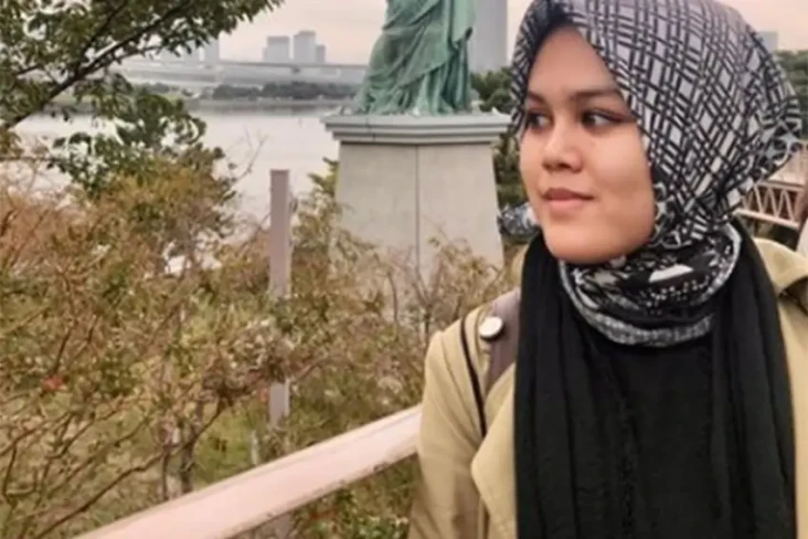 Profil Ning Imaz, Ustazah...