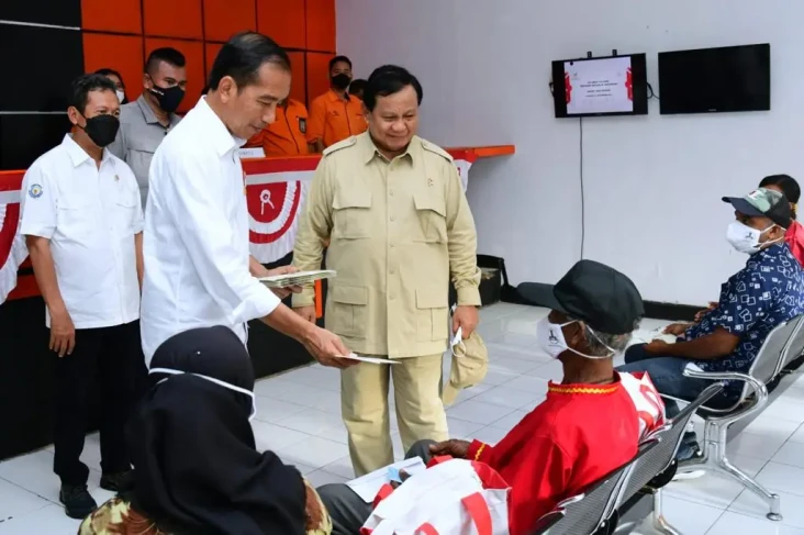 Presiden Jokowi Bagikan...