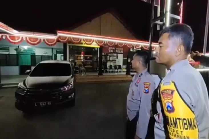 Dituduh Hacker, Tengah...