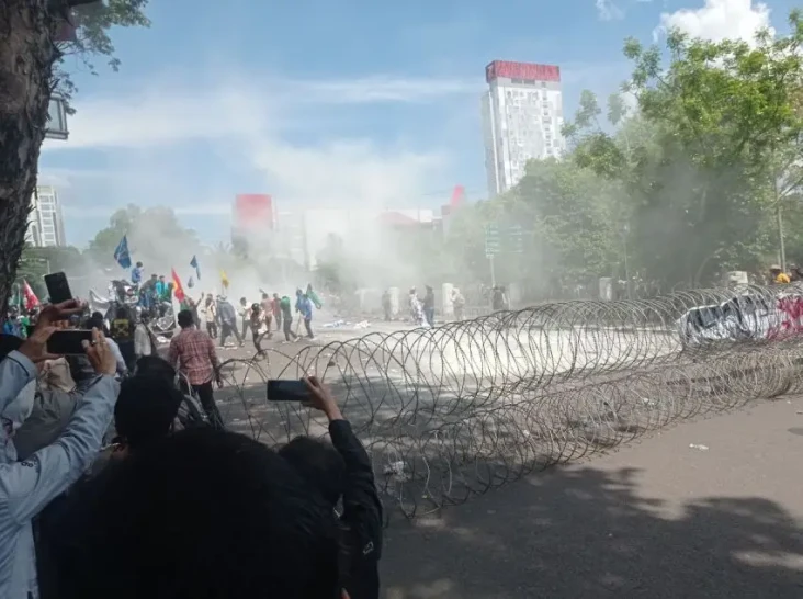 Demo Tolak Kenaikan...