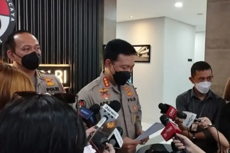 Tersangka Kasus Bjorka,...