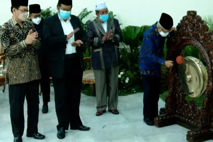 Buka Kongres Mujahid...