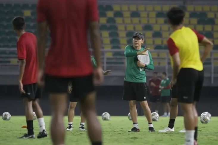 Penuh Gairah, Garuda...