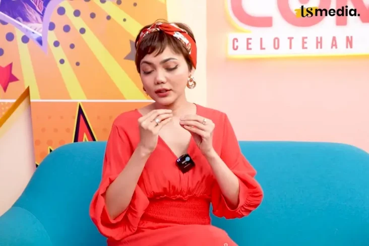 Rina Nose Blak-blakan...