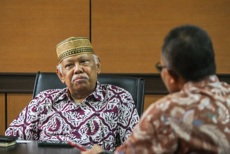 Prof Azra Wafat, Menag...