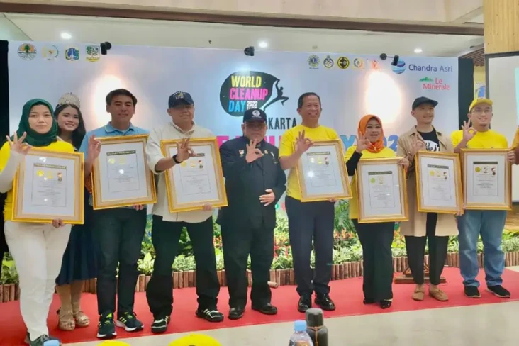 Kolaborasi World Cleanup...