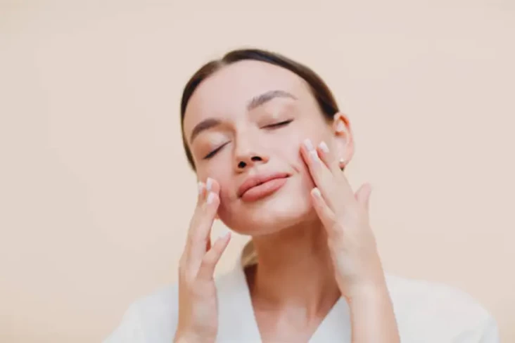 Tren Kecantikan Slugging,...