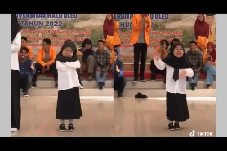 Viral Aksi Imut Mahasiswa...