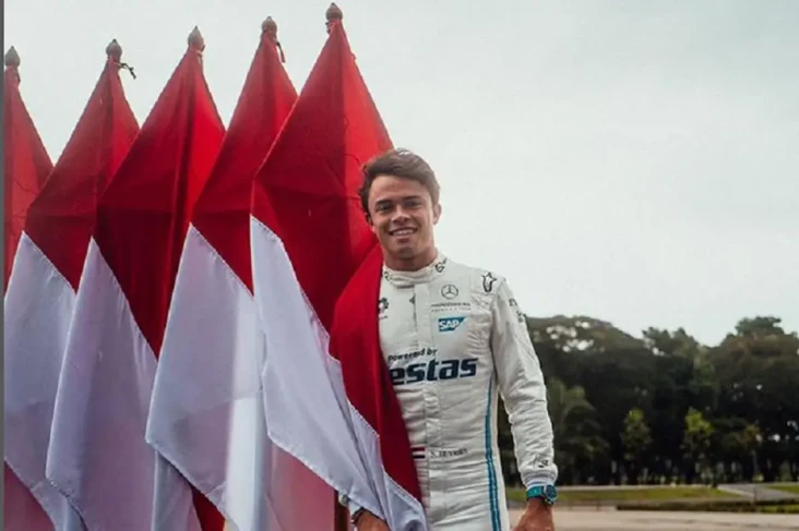 Nyck de Vries Berpeluang...