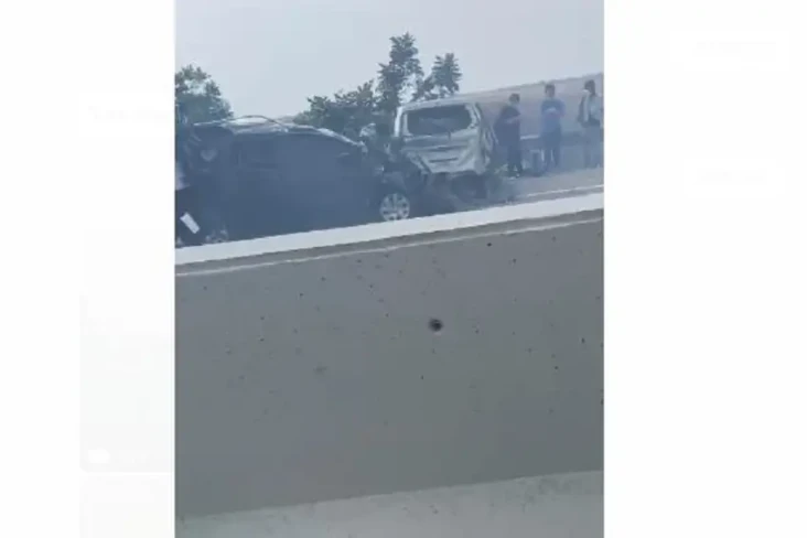 Tabrakan Beruntun 10...