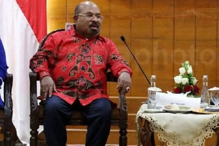 KPK Minta Lukas Enembe...