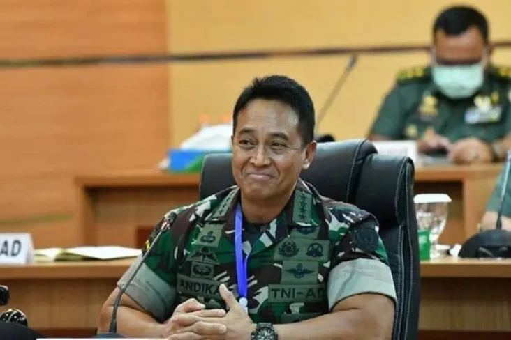 Prajurit TNI Todongkan...
