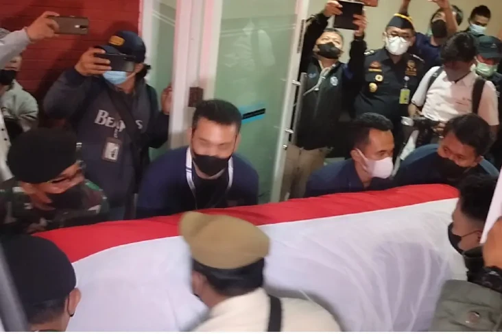 Penuh Haru, Jenazah...