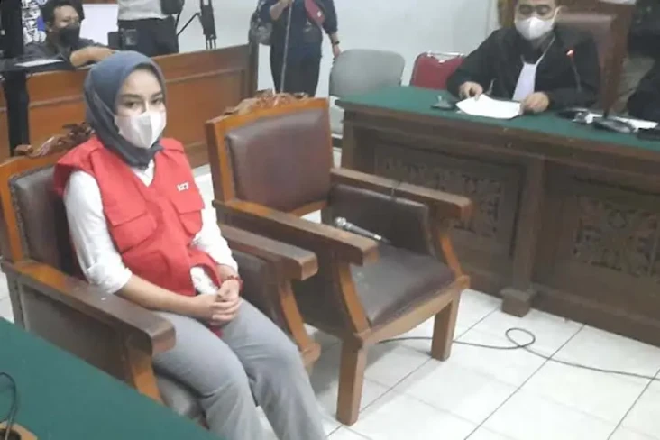 Medina Zein Dituntut...