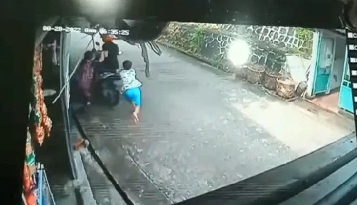 Aksi Heroik Bocah di...