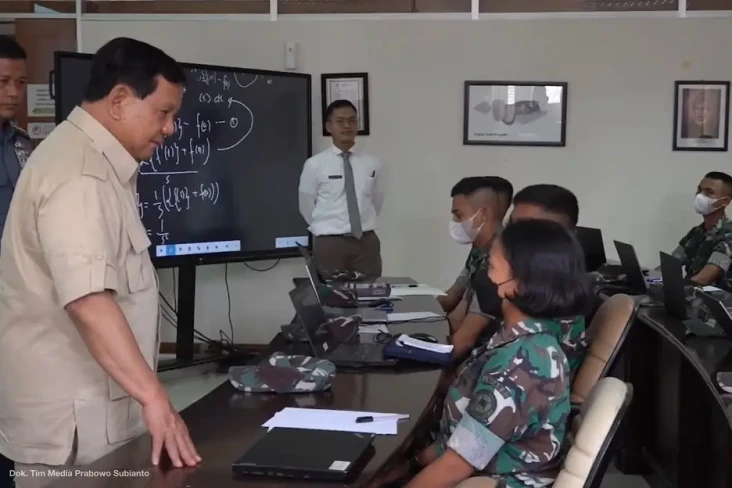 Berdialog dengan Mahasiswi...