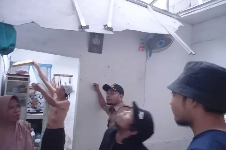 Hujan Angin Terjang...