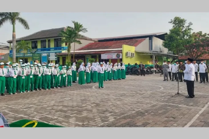 12.056 Lembaga Pendidikan...