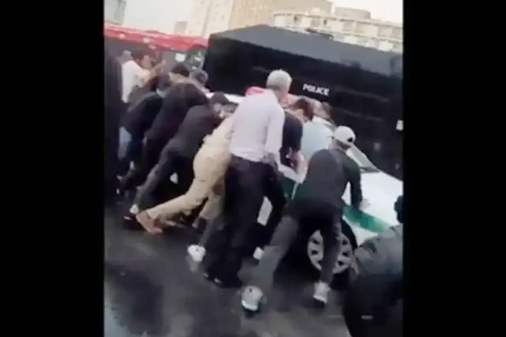 Unjuk Rasa di Iran Memanas,...